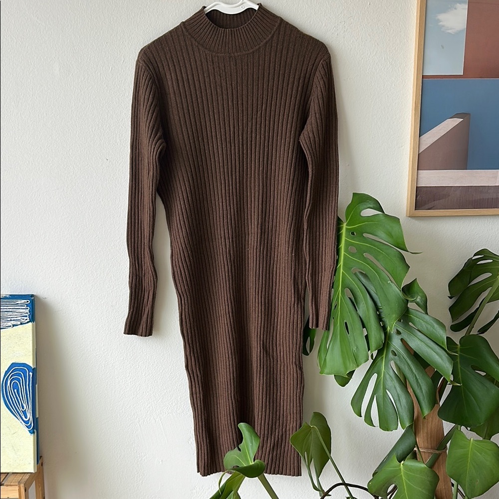 Elegant Brown Ribbed wool Dress